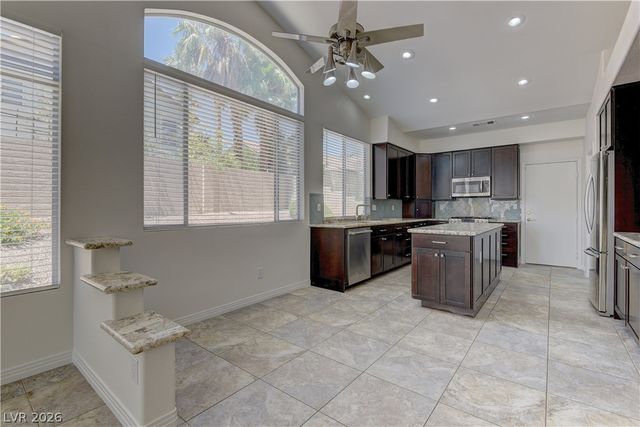 8437 Willowleaf Court, Las Vegas, NV 89128