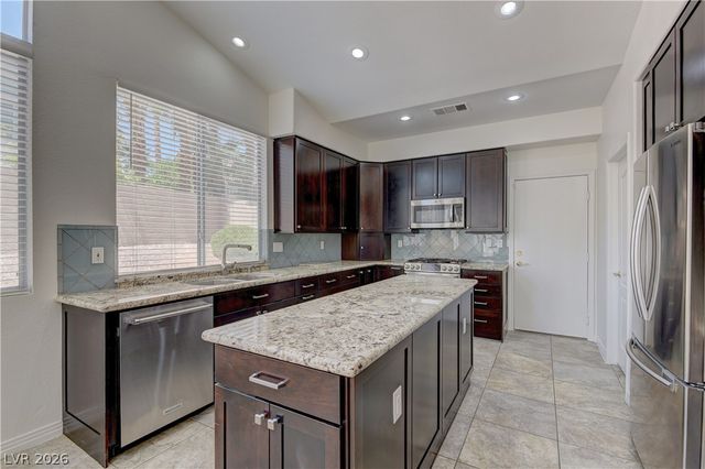 8437 Willowleaf Court, Las Vegas, NV 89128
