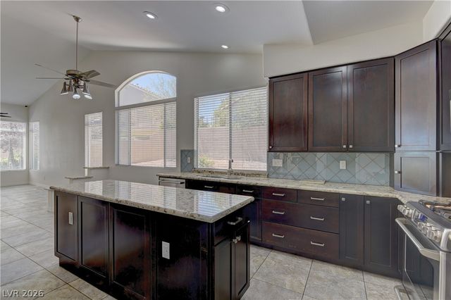 8437 Willowleaf Court, Las Vegas, NV 89128