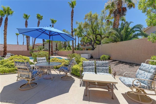 8437 Willowleaf Court, Las Vegas, NV 89128