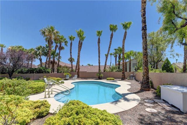 8437 Willowleaf Court, Las Vegas, NV 89128
