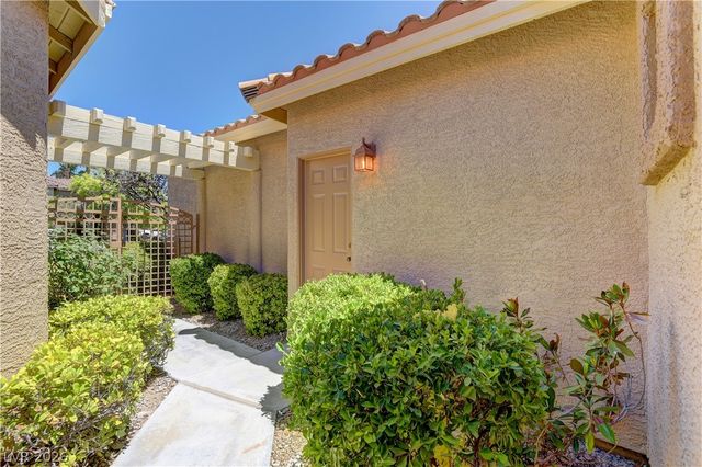8437 Willowleaf Court, Las Vegas, NV 89128