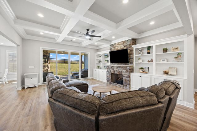 700 Shelburne Way, Nicholasville, KY 40356