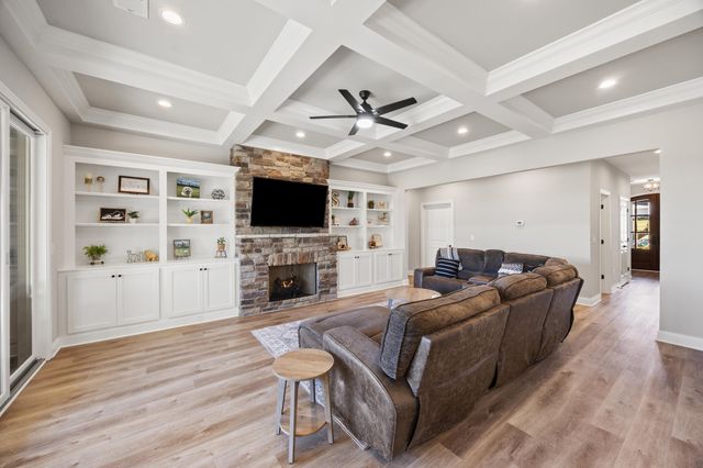 700 Shelburne Way, Nicholasville, KY 40356