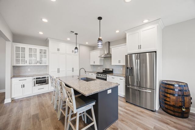 700 Shelburne Way, Nicholasville, KY 40356