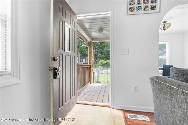 1216 Bensch Street, Lansing, MI 48912