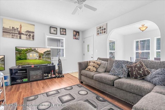 1216 Bensch Street, Lansing, MI 48912