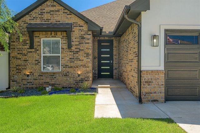 2582 Shady Hollow Drive, Choctaw, OK 73020