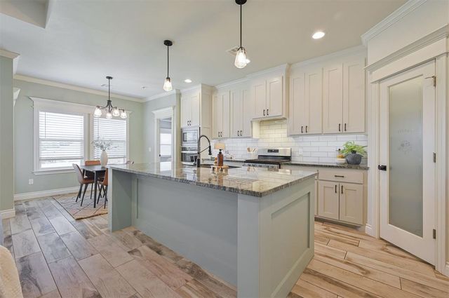 2582 Shady Hollow Drive, Choctaw, OK 73020