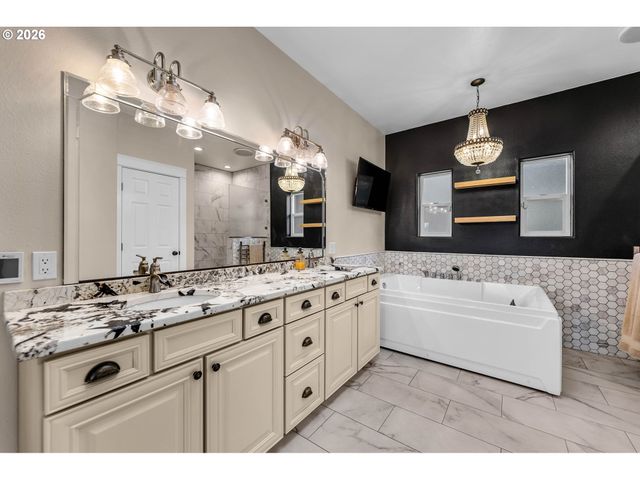 16000 Ne 185TH Ave, Brush Prairie, WA 98606