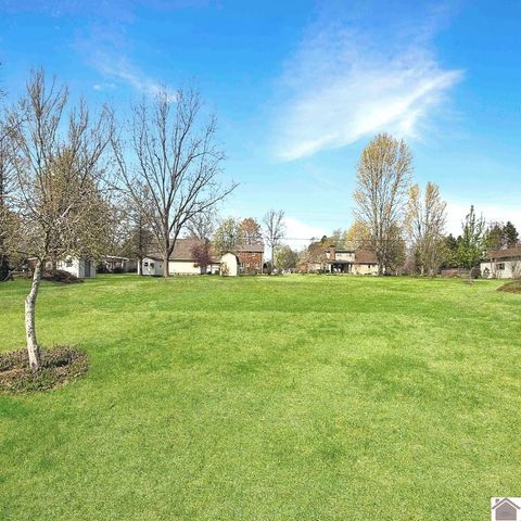 1603 Hermitage Place, Murray, KY 42071