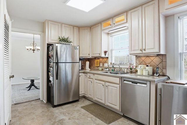 1603 Hermitage Place, Murray, KY 42071