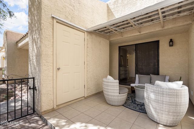 719 E LOLA Drive, Phoenix, AZ 85022