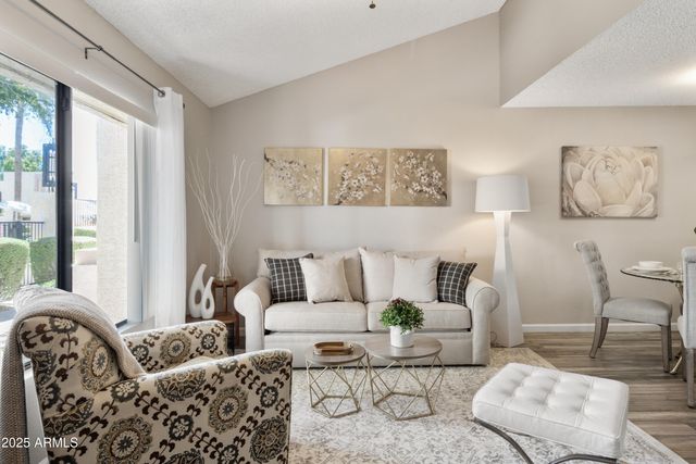 719 E LOLA Drive, Phoenix, AZ 85022