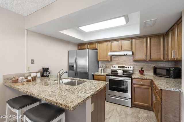 719 E LOLA Drive, Phoenix, AZ 85022