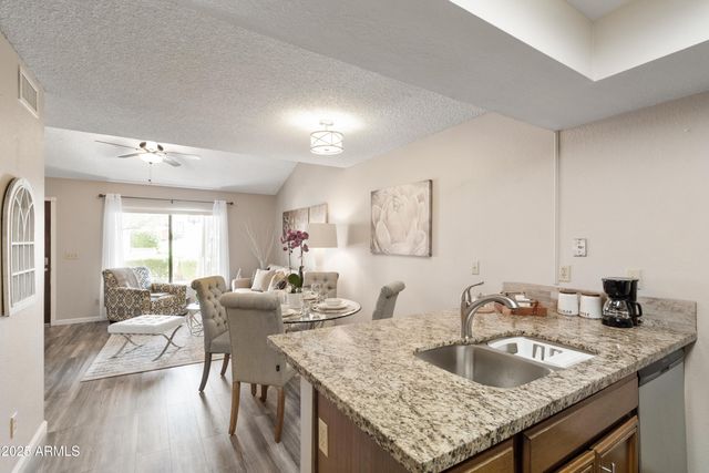 719 E LOLA Drive, Phoenix, AZ 85022