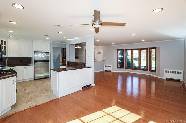 91 Birchwood Park Drive, Syosset, NY 11791