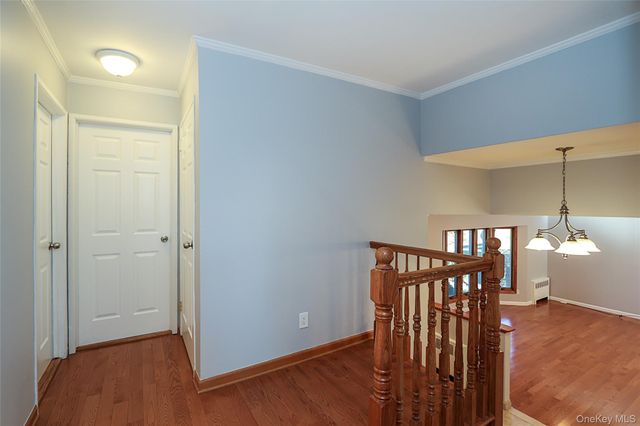 91 Birchwood Park Drive, Syosset, NY 11791