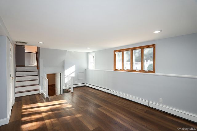 91 Birchwood Park Drive, Syosset, NY 11791