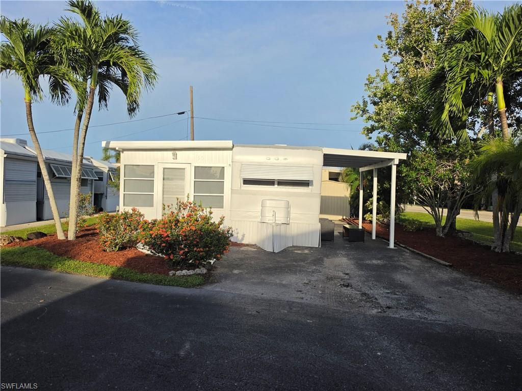 50 Temple LN, NAPLES, FL 34114 — exterior