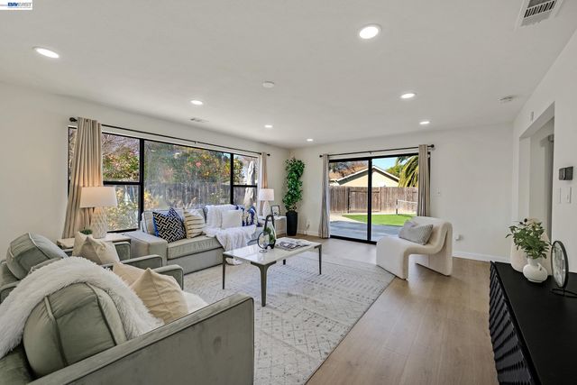 4311 Blondwood Ct, Union City, CA 94587