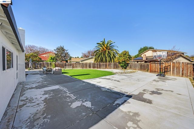 4311 Blondwood Ct, Union City, CA 94587