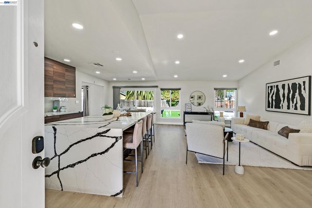 4311 Blondwood Ct, Union City, CA 94587