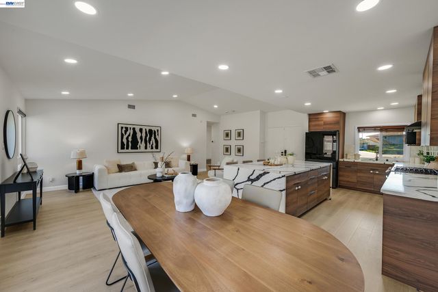 4311 Blondwood Ct, Union City, CA 94587