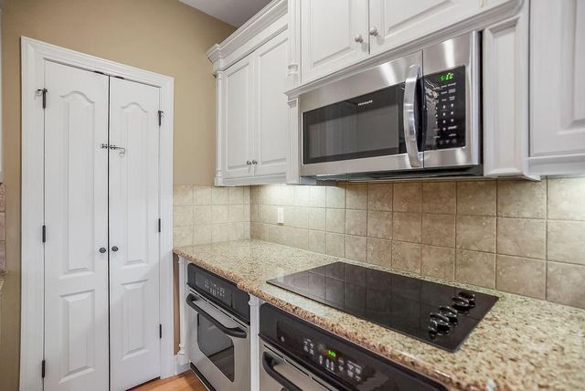 14409 Outlook Street, Overland Park, KS 66223