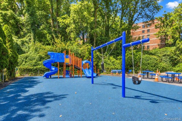 811 Bronx River Road 3H, Bronxville, NY 10708