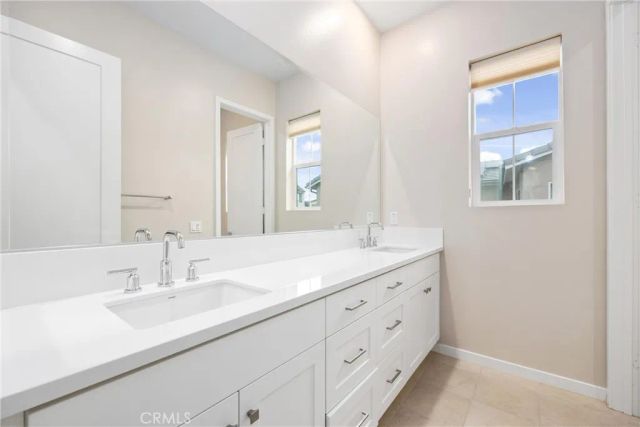 130 Sculpture, Irvine, CA 92618