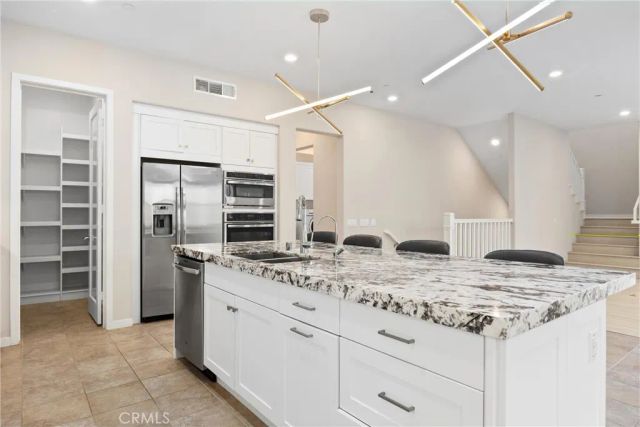 130 Sculpture, Irvine, CA 92618