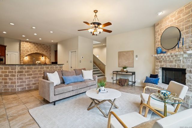 9816 Bode Cir, Garden Ridge, TX 78266