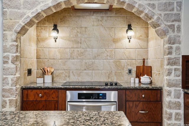 9816 Bode Cir, Garden Ridge, TX 78266