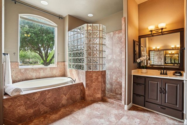 9816 Bode Cir, Garden Ridge, TX 78266