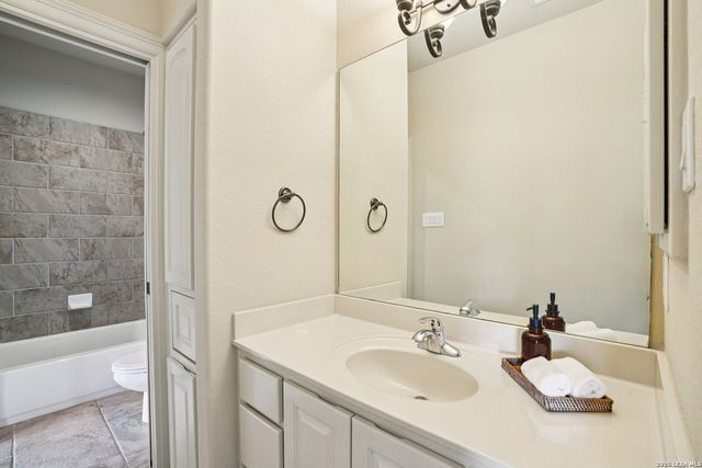 9816 Bode Cir, Garden Ridge, TX 78266