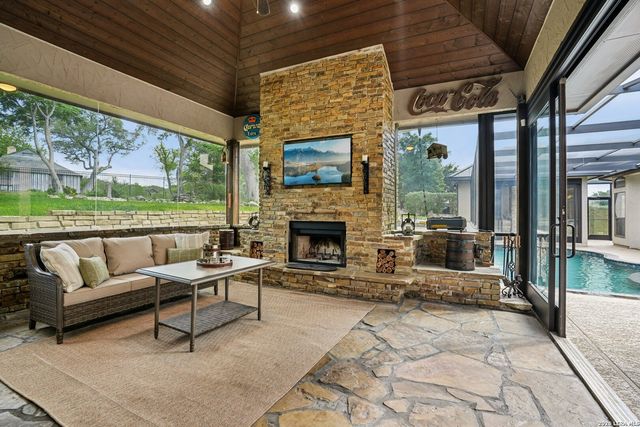 9816 Bode Cir, Garden Ridge, TX 78266