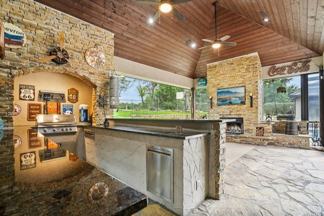 9816 Bode Cir, Garden Ridge, TX 78266