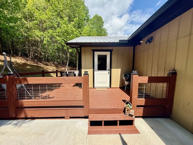 876 Gibson Hill, Hiawassee, GA 30546