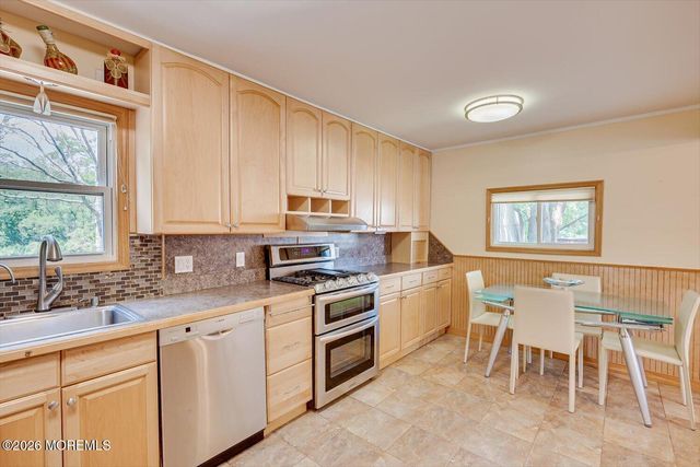 221 N Hill Road, Colonia, NJ 07067