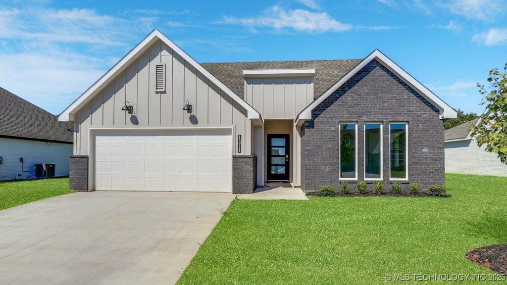 15911 E 75th Place North, Owasso, OK 74055