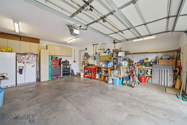 325 Mactavish Lane, Belgrade, MT 59714