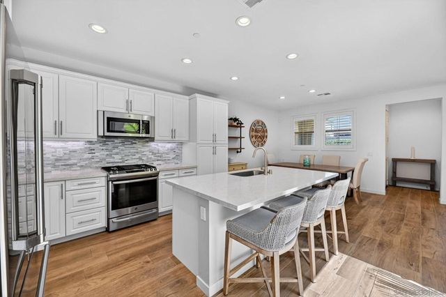 1966 Paseo Lugo, Chula Vista, CA 91913