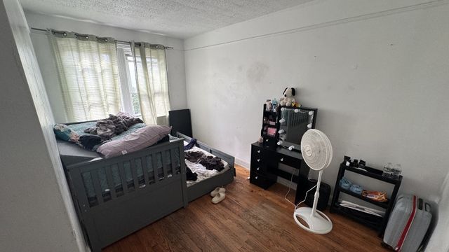 24-26 83rd Street, New York City, NY 11370