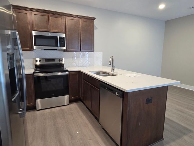 2445 S Wheatland Ct, Wichita, KS 67235