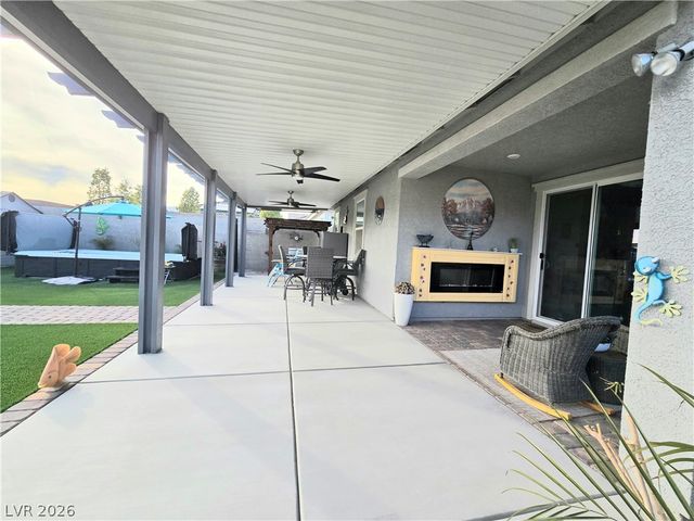 9743 Newcastle Spring Avenue, Las Vegas, NV 89178