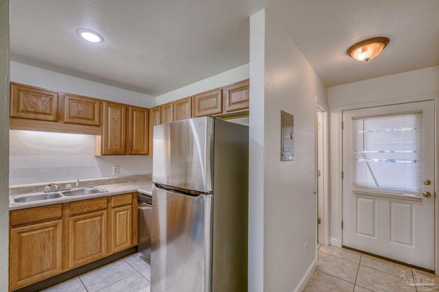 8134 Stonebrook Dr, Pensacola, FL 32514