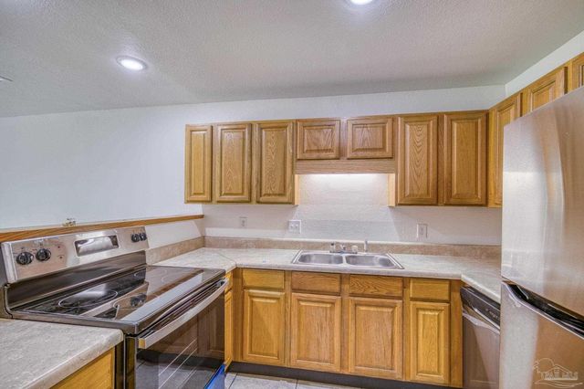 8134 Stonebrook Dr, Pensacola, FL 32514