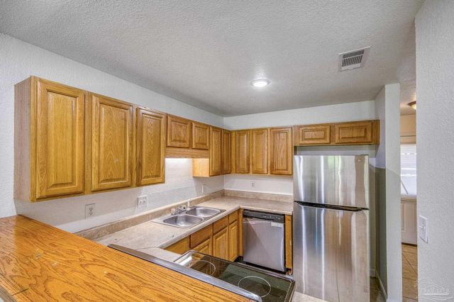 8134 Stonebrook Dr, Pensacola, FL 32514