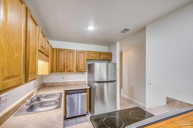 8134 Stonebrook Dr, Pensacola, FL 32514